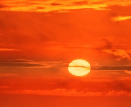 أَحَرُّ يوم طلعت عليه الشمس